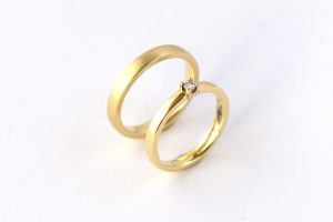 Teuns Design trouwringen geelgoud van oud goud