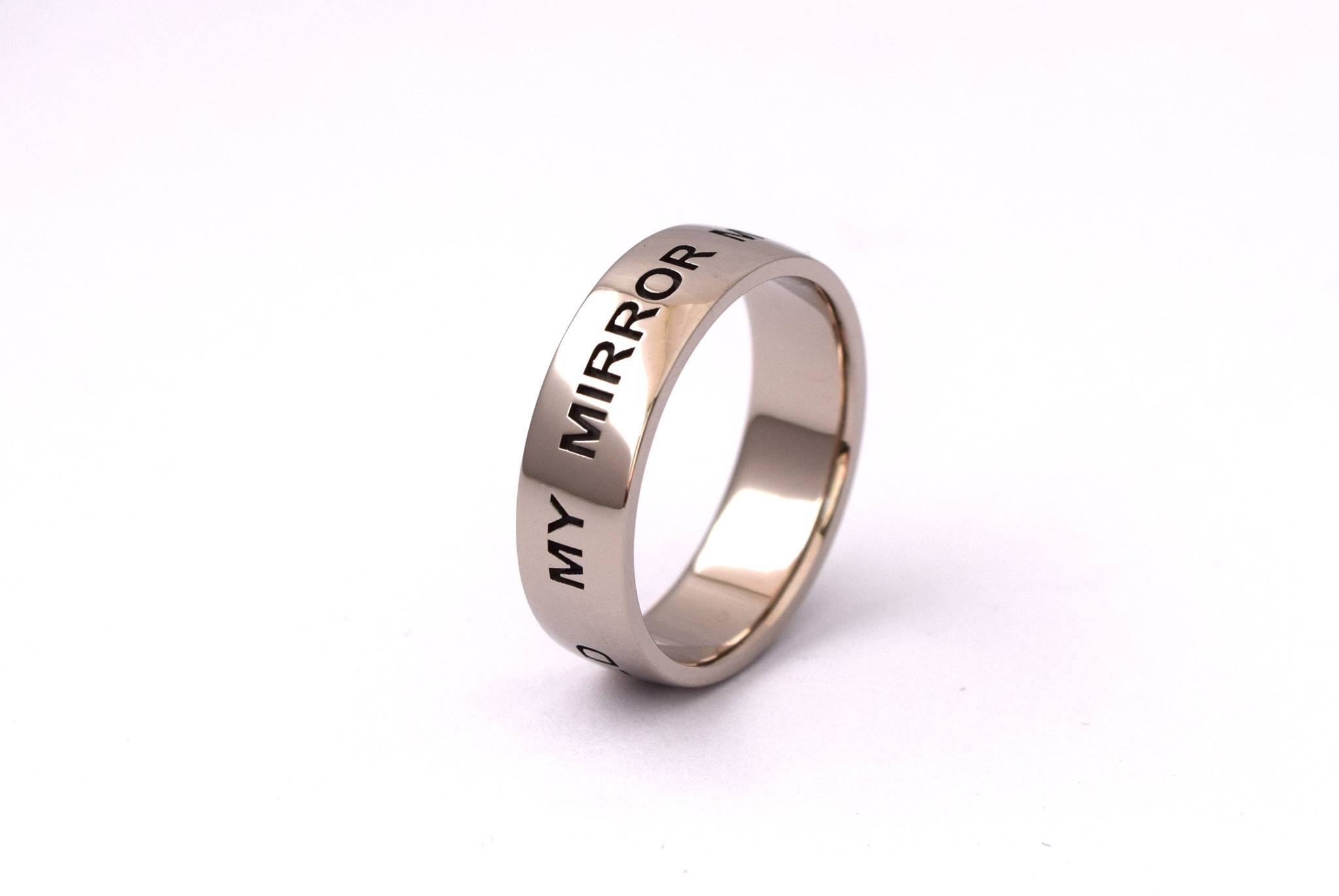 Tekstring goud met Coldplay songtekst Teuns Design goudsmid Wijchen