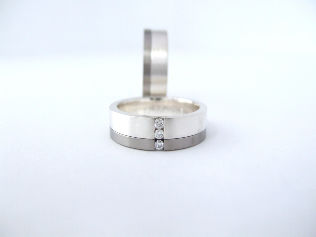Trouwringen titanium band briljanten Teuns Design goudsmid Wijchen regio Nijmegen / Oss
