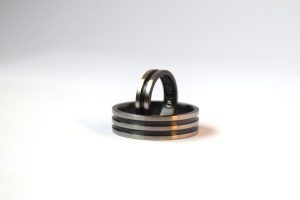 Trouwringen zirkonium Teuns Design Jewelry goudsmid Wijchen