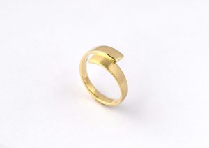 Gouden smeedring van oud goud Teuns Design goudsmid Wijchen regio Nijmegen
