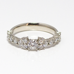 diamanten ring met Tiffany diamanten, goud, handgemaakt in atelier goudsmid Teuns Design Wijchen